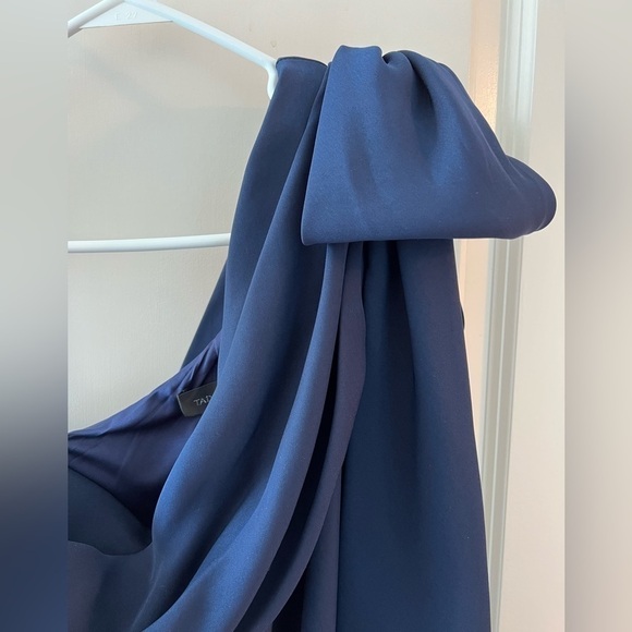 Tadashi Shoii Taffeta Bow One Shoulder Crepe Gown NWT - Picture 8 of 16